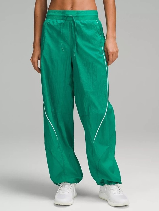 lululemon athletica Pants - Lululemon License to Train Mid-Rise Lightweight Jogger 31" Size 6